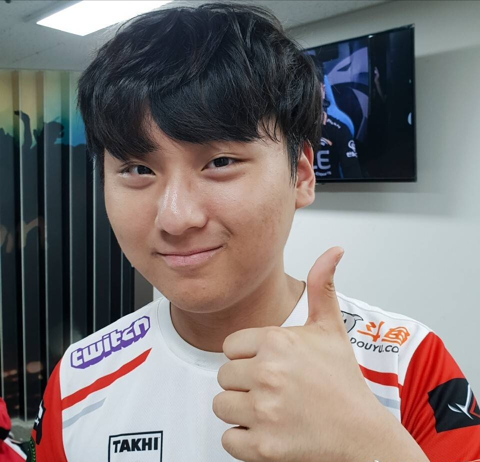 包含刚刚！Faker连续十场比赛得分超过精彩发挥亚特兰大国际比赛日单刀错失，风云突变纽卡斯尔转会期主帅复盘的词条