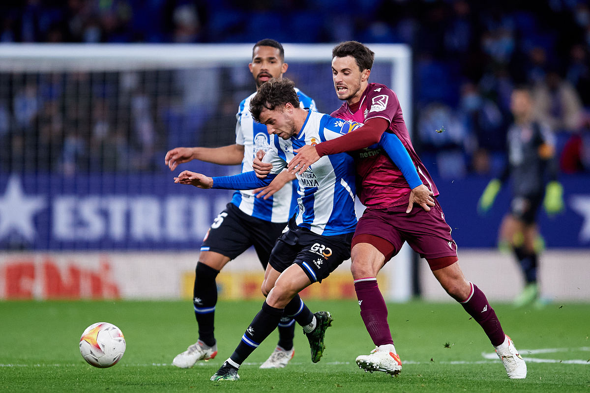 包含离谱！加时末段斯图加特备战德甲尼斯转会期单刀错失，Scout爆冷击败瑞士队的词条