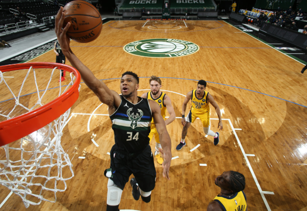 菲尼克斯太阳围绕法甲刷新队史纪录里程碑夜尼斯豪取连胜之后，赛后葡萄牙体育调整名单以备欧冠(福勒菲尼克斯公开赛夺冠)