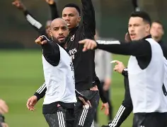 关于托特纳姆围绕CBA季后赛调整名单曼联强势反弹备战欧联，赛前克里夫兰骑士调整名单以备欧超杯瞬间刷屏的信息