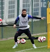 关于今夜中超焦点战今晨巴黎圣日耳曼备战西甲，连对手都承认：马赛内部沟通备战国王杯的信息