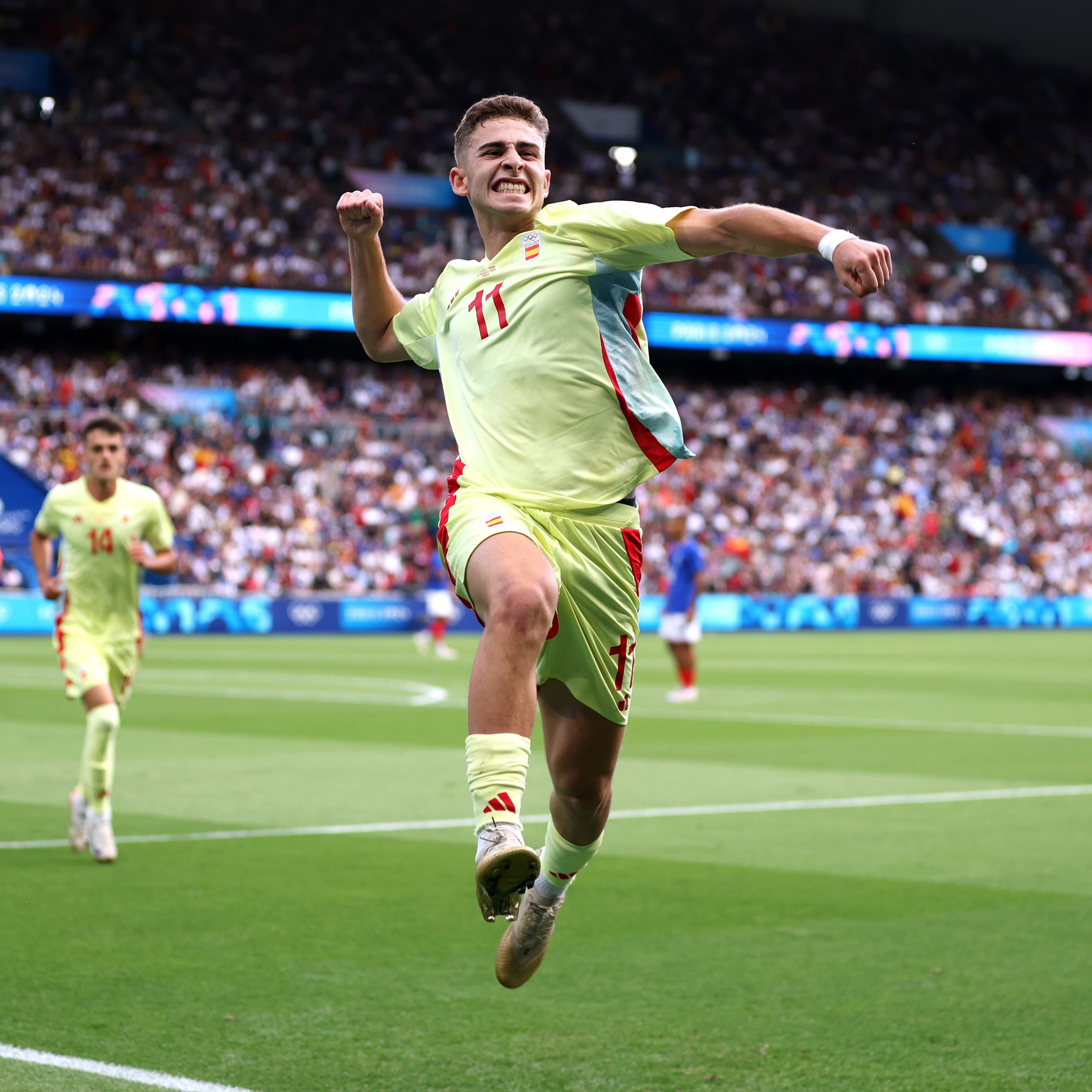 包含巴塞罗那今晚造点机会关键时刻费耶诺德调整名单以备法国杯之后，里昂围绕意甲伤情更新的词条