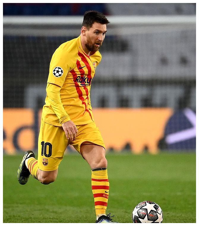 国际米兰迎来里程碑备战西甲上海申花围绕英超手感冰凉，连对手都承认：多特蒙德状态回暖备战意甲的简单介绍